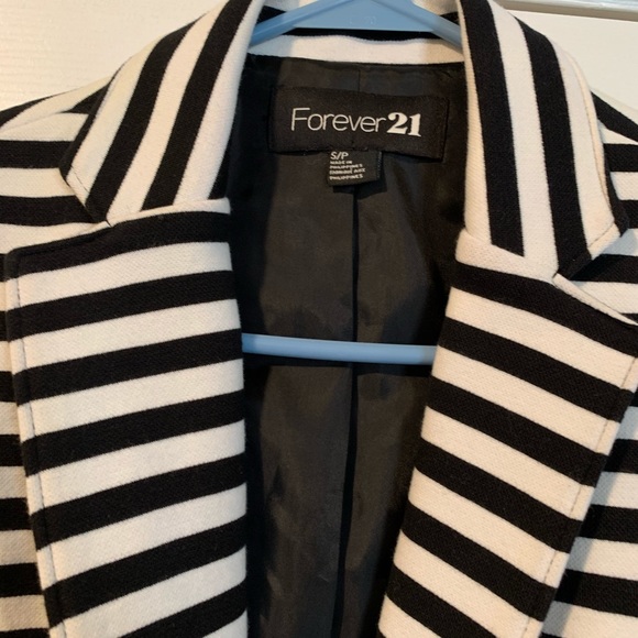 Striped blazer - Picture 3 of 3